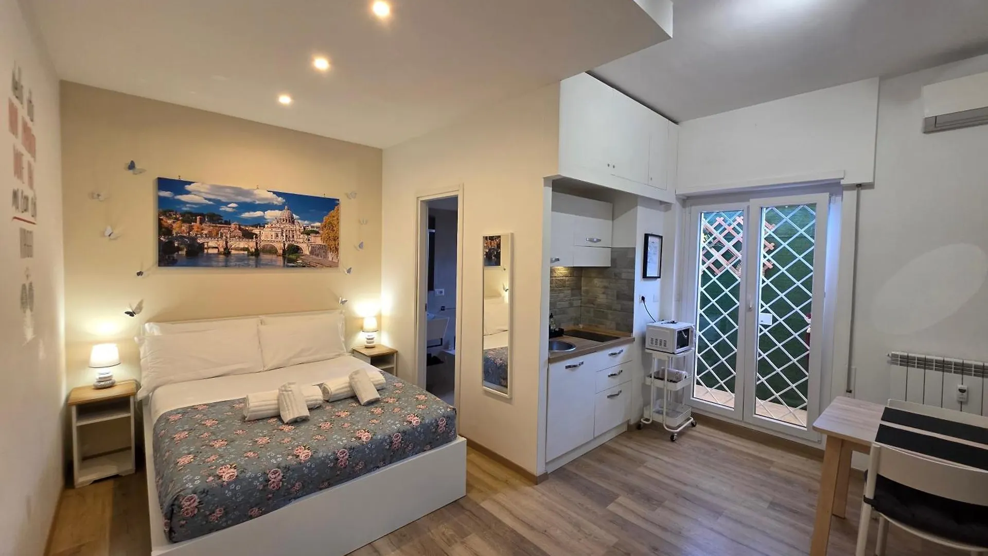 Simone\'S Apartment contacts